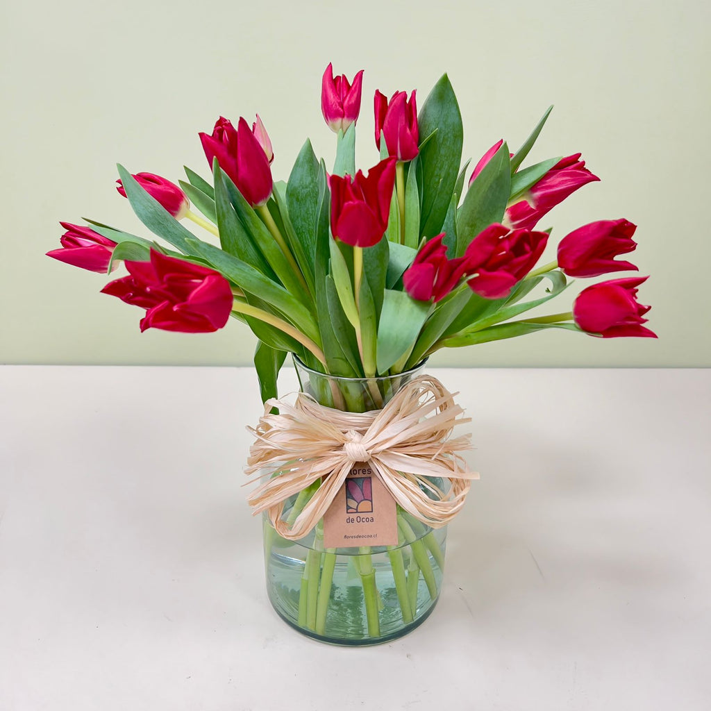 Arreglo de Tulipanes en Florero.