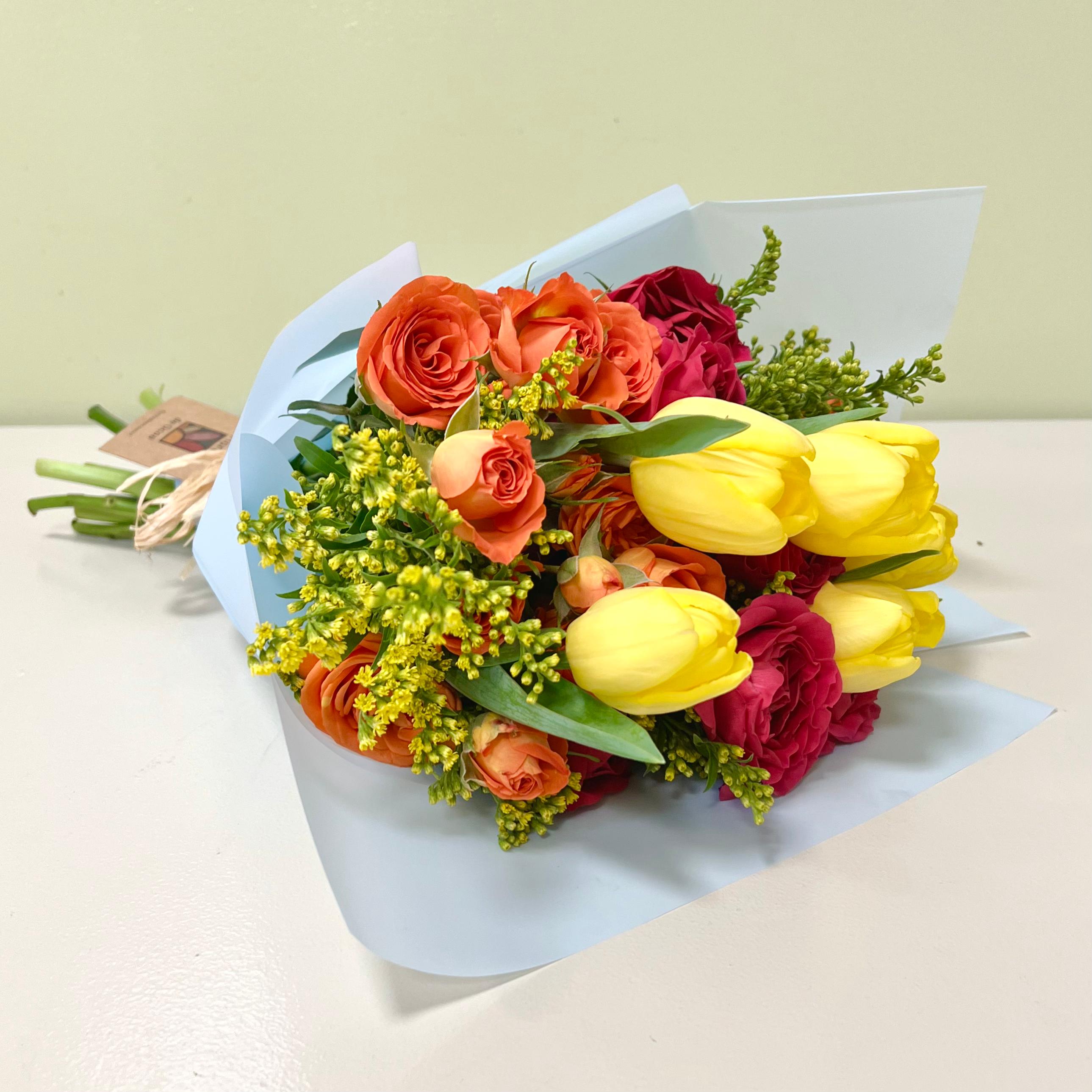 Ramo Tulipanes & Mini Rosa | M13