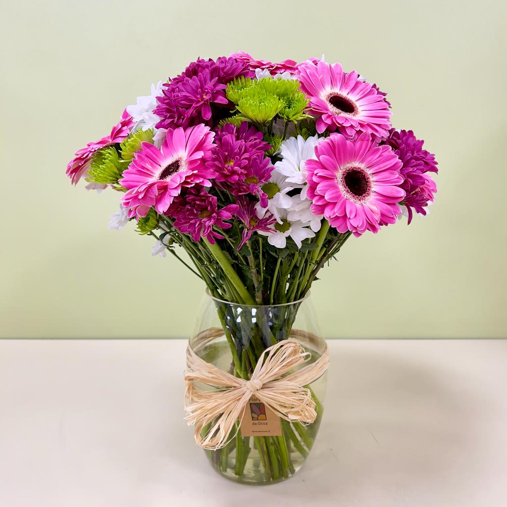 Arreglo Gerberas y Pompones en Florero.
