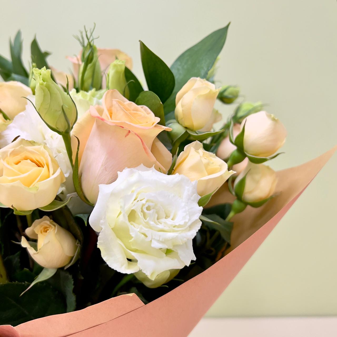 Ramo Lisianthus & Rosas Damasco
