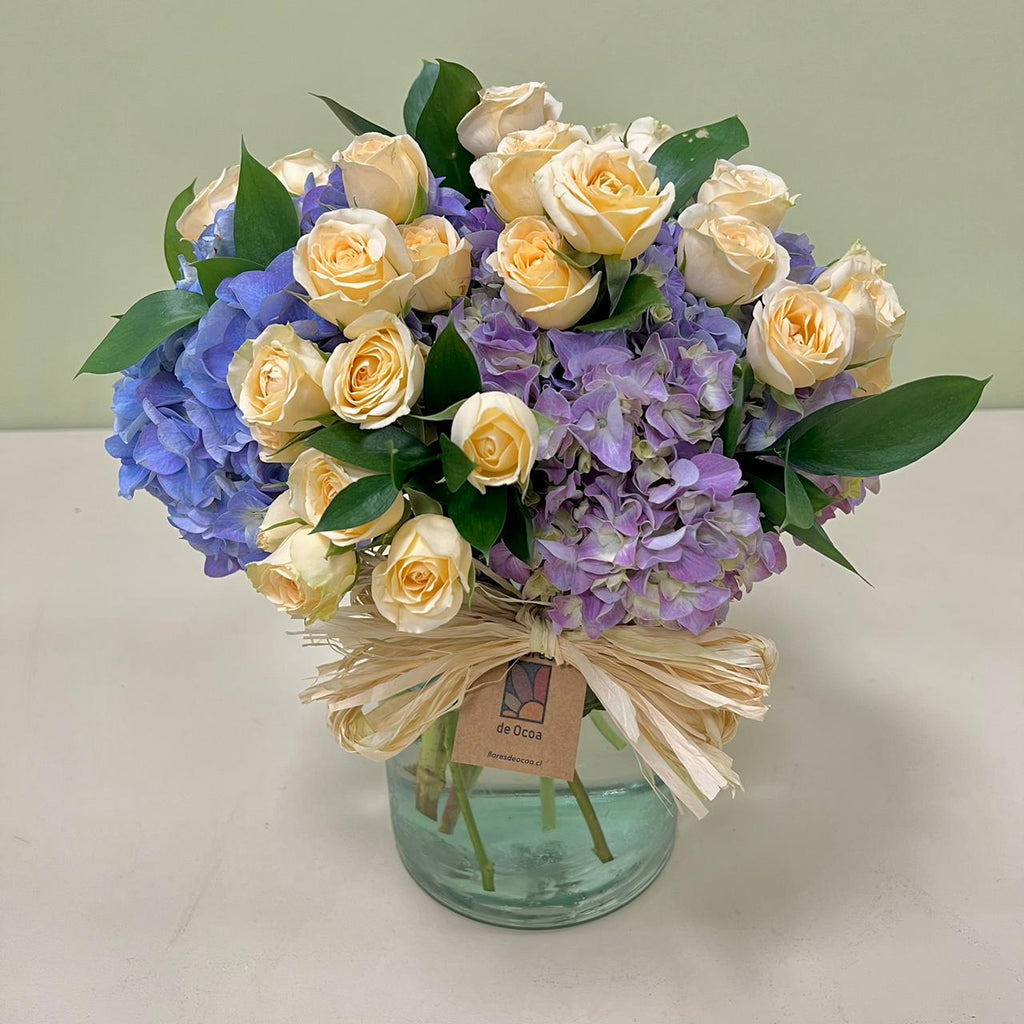 Florero Hortensias y Mini Rosas