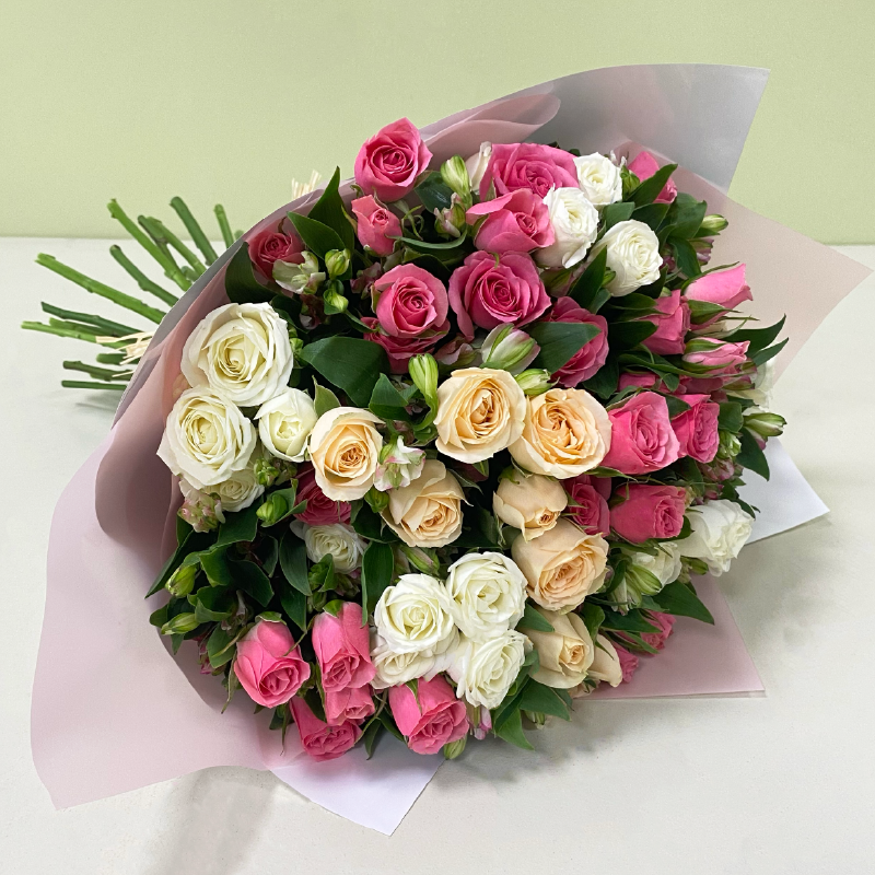 Ramo Mini Rosa y Charmelia