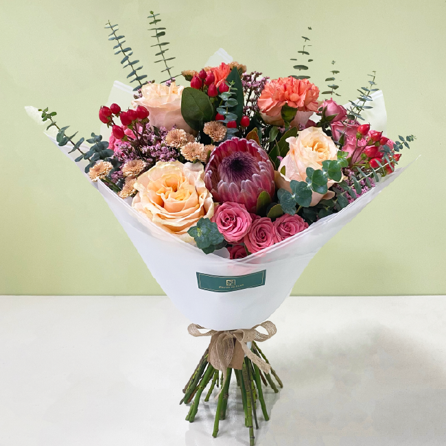 Protea & Garden Roses | Invierno