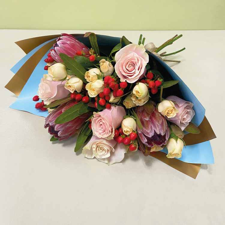 Ramo Proteas & Mini Rosas