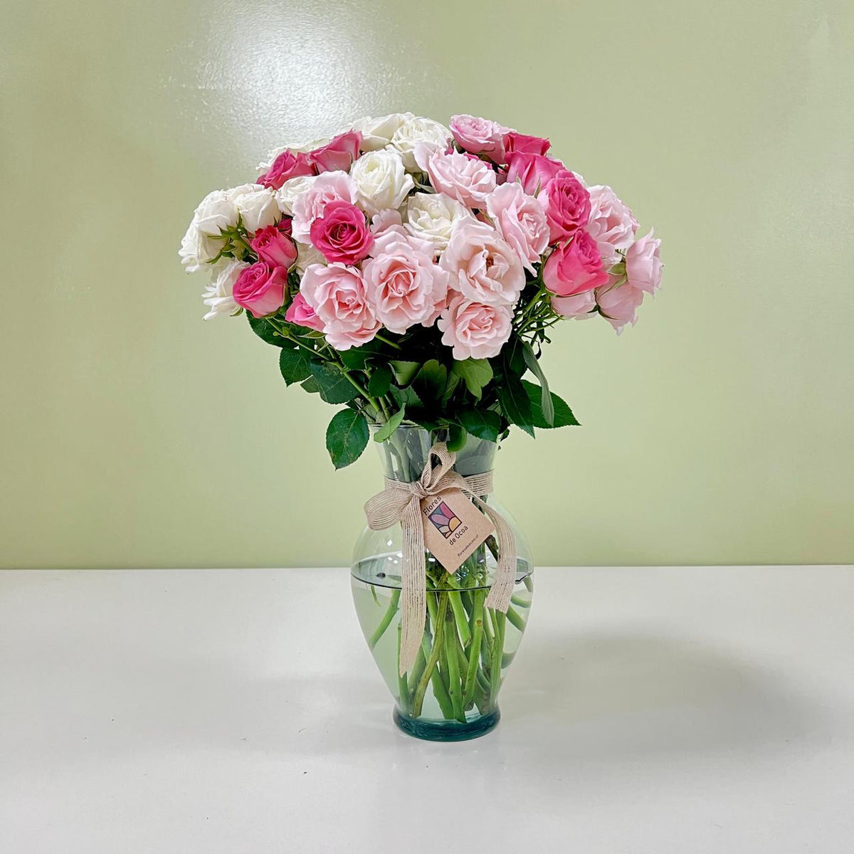 Florero de Mini Rosas Pastel