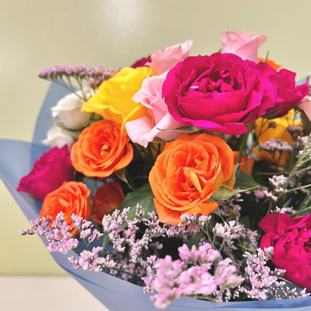 Ramo Mini Rosas & Limonium  | M16