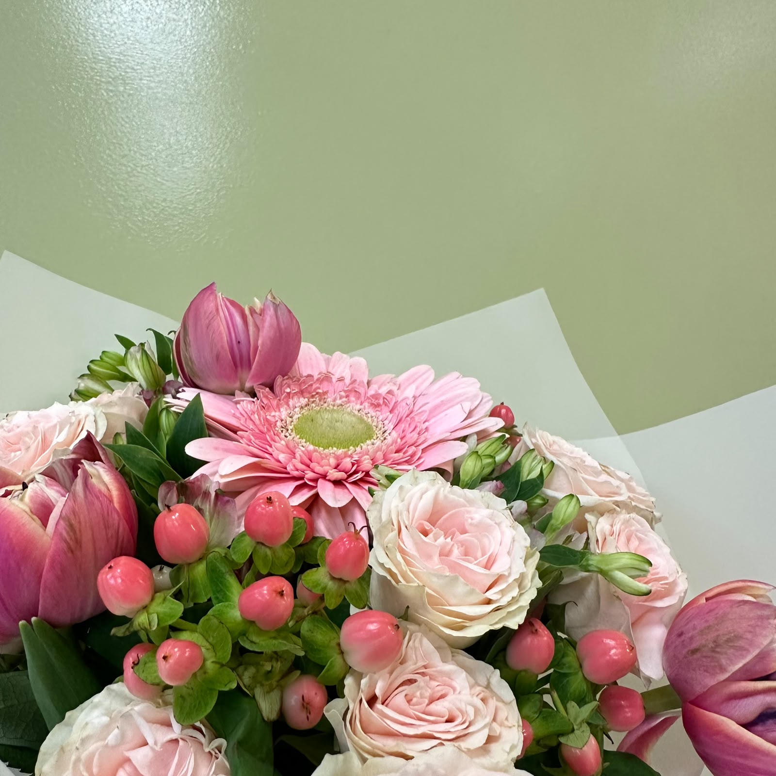 Ramo Gerbera & Mini rosas+Chocolate