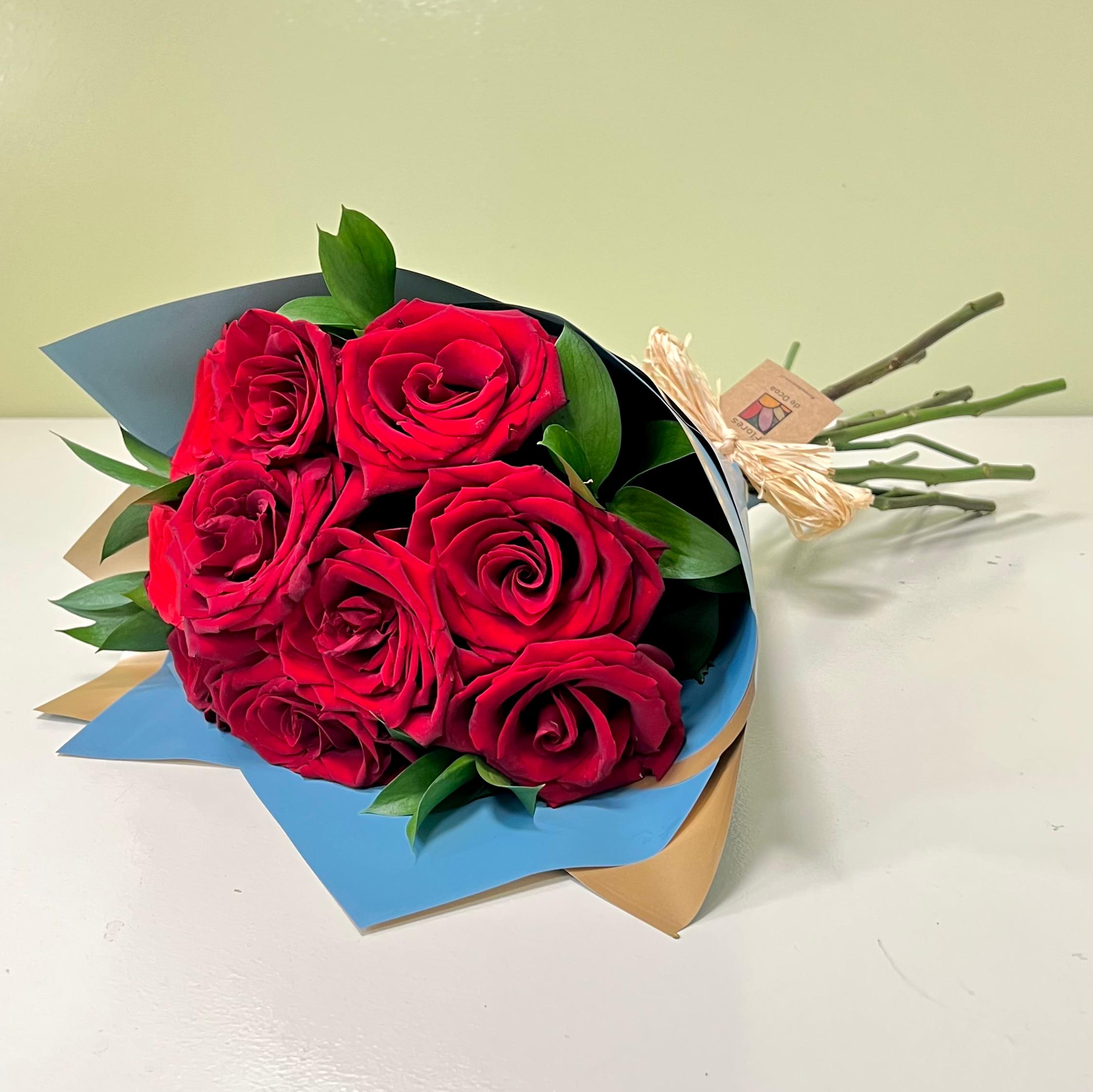 Ramo 10 Rosas Rojas & Ruscus