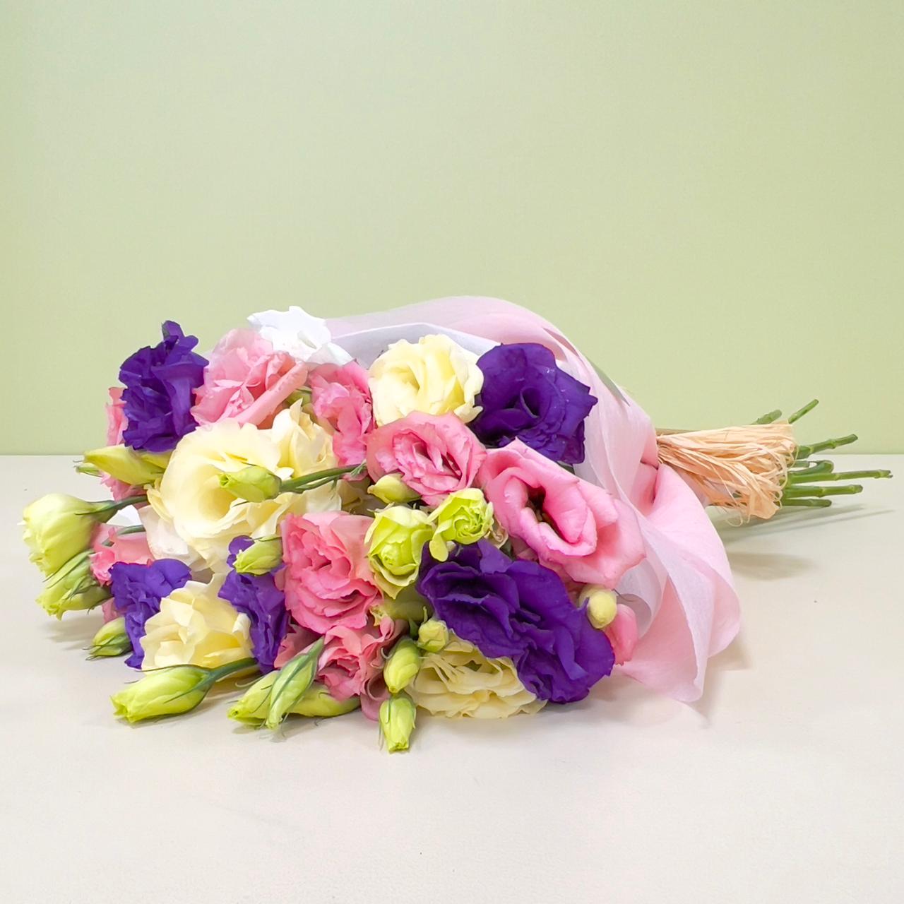 Ramo de Lisianthus Colorido