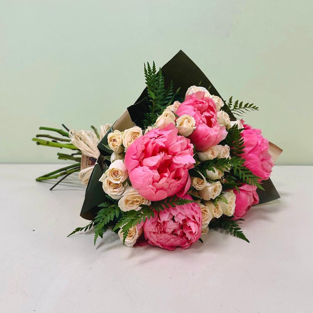 Ramo de Peonías & Mini Rosas